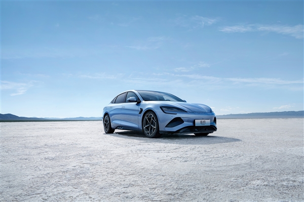 比亚迪海豹EV荣耀版上市,售价17.98万起,多重好礼限时抢