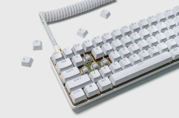 赛睿推出限量250把的APEX PRO MINI白金版机械键盘,售价高达2725元