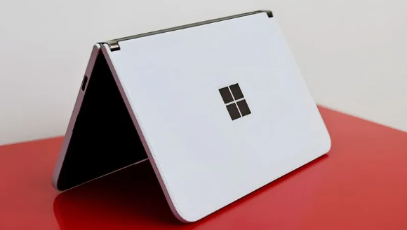 微软双屏梦碎？Surface Duo在开源社区焕发新生，兼容Windows 11与安卓14