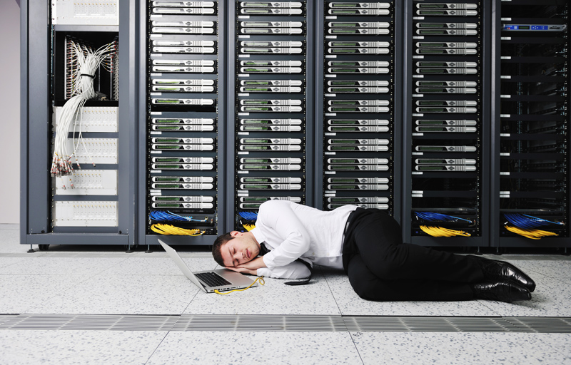 数据中心位置比较：分支机构、本地和主机托管