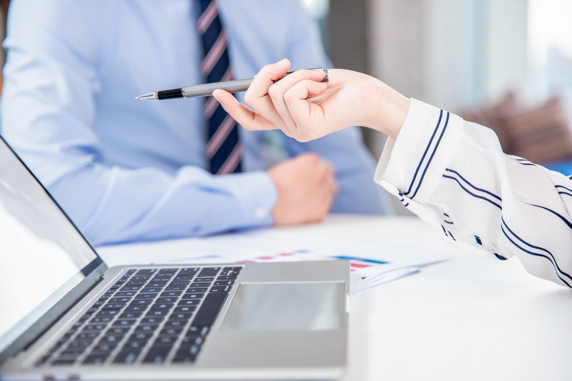 高功率工作负载是否导致数据中心运行崩溃?