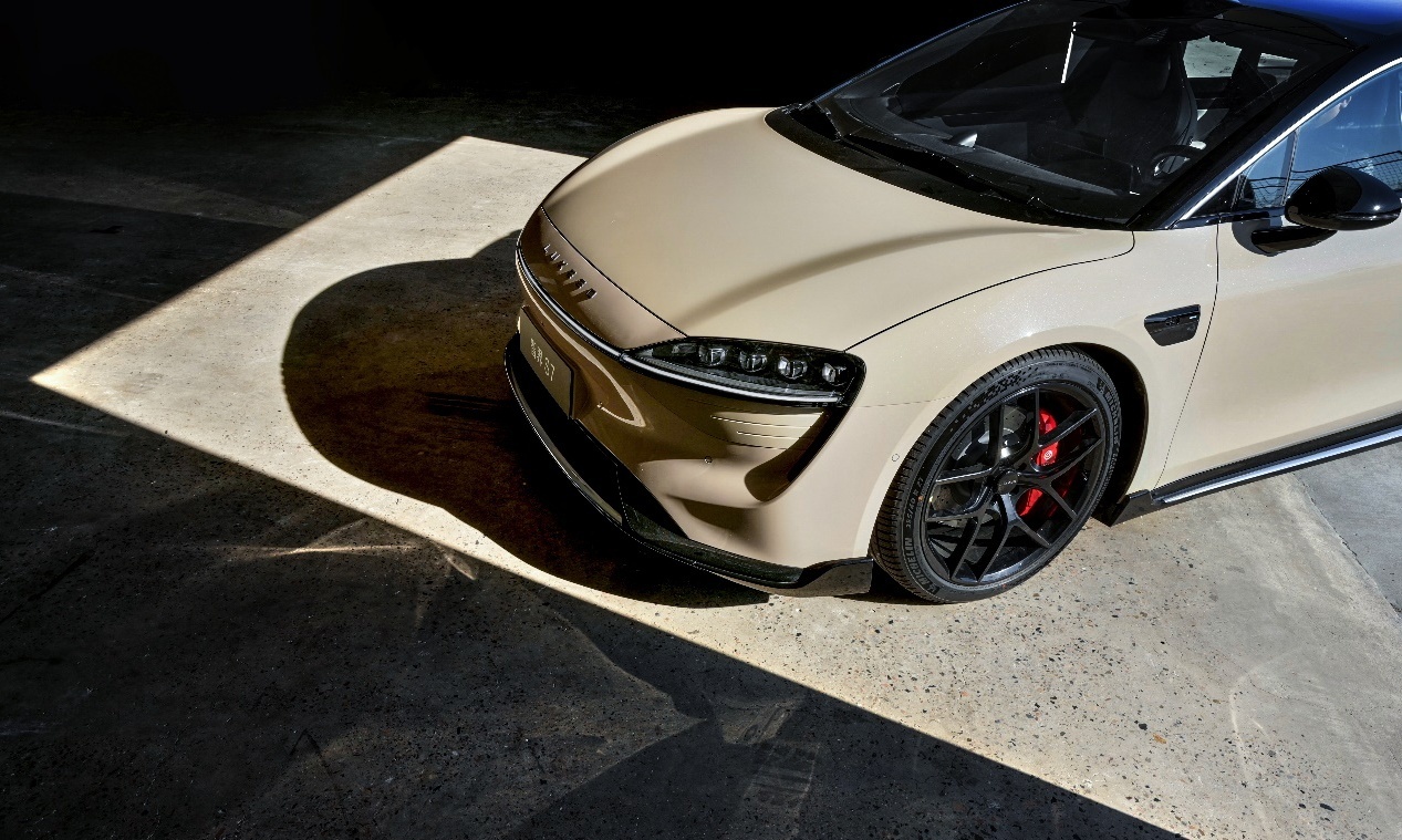 华为官宣春季沟通会时间,首款轿车智界S7摩拳擦掌