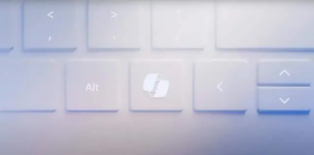 原本Windows键的位置,现在变成了Copoilot键