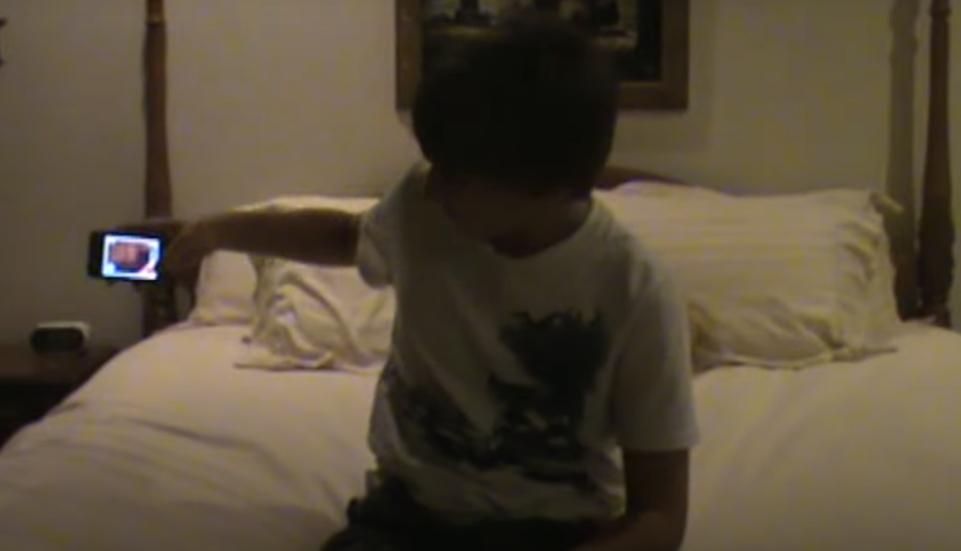 八年级的 Testut 展示他开发的第一款 iOS 应用|图片来源:Riley Testut